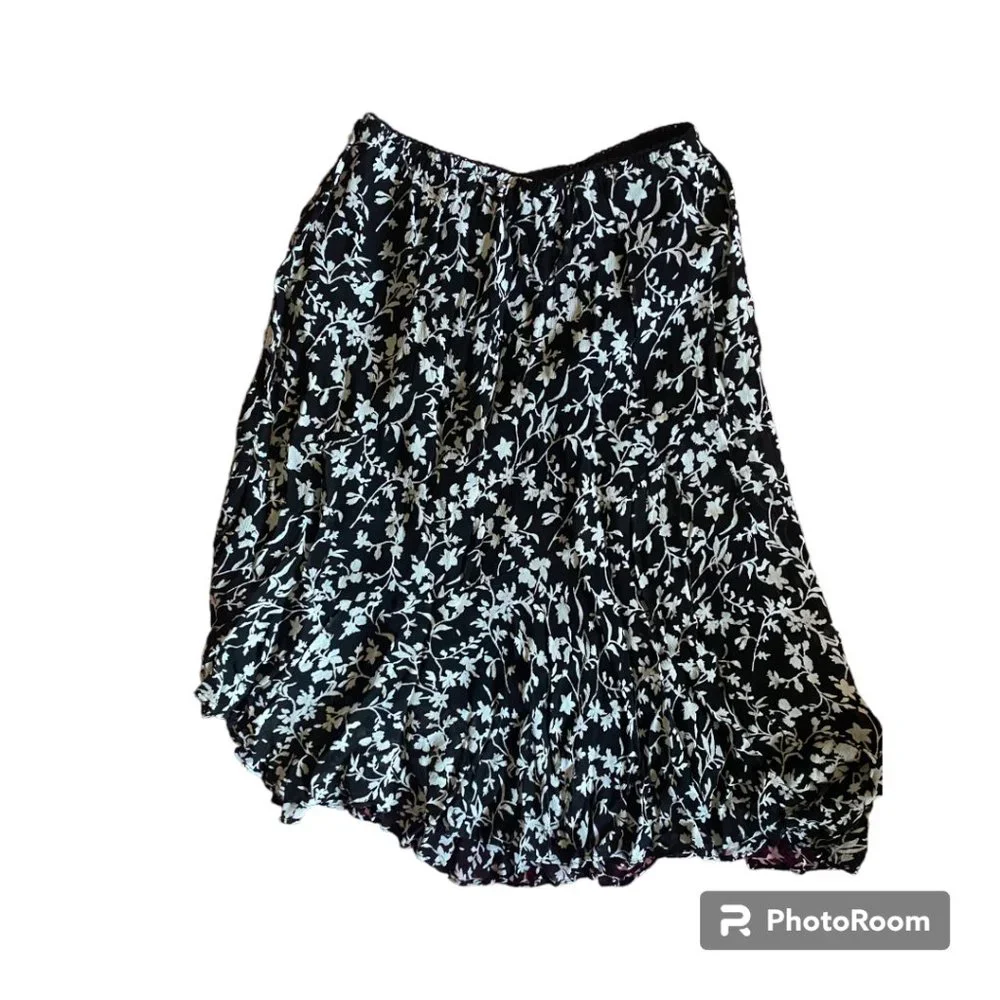 Style & Co. Y2K Petite Ladies 2 piece flowy printed skirt and blouse set size 4P